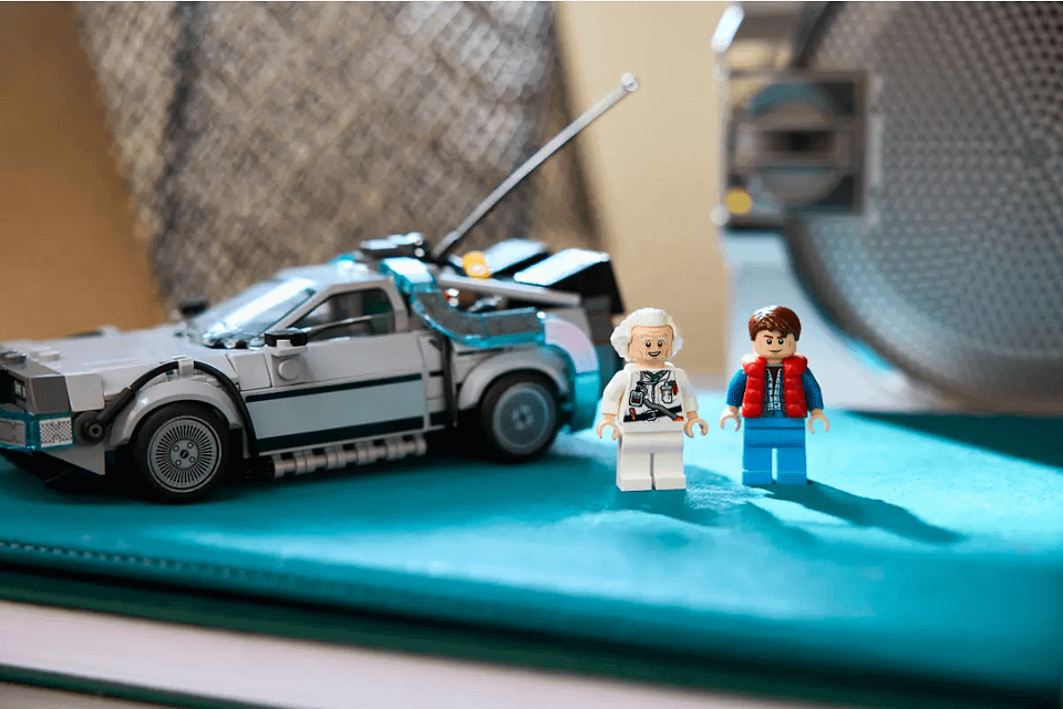 Lego DeLorean 2025